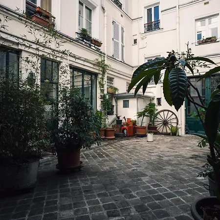 Duplex Sur Cour Arboree Paris Exterior photo